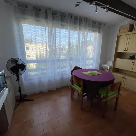 A 8 Mn A Pied Des Plages Avec Piscine Et Tennis Apartmán *